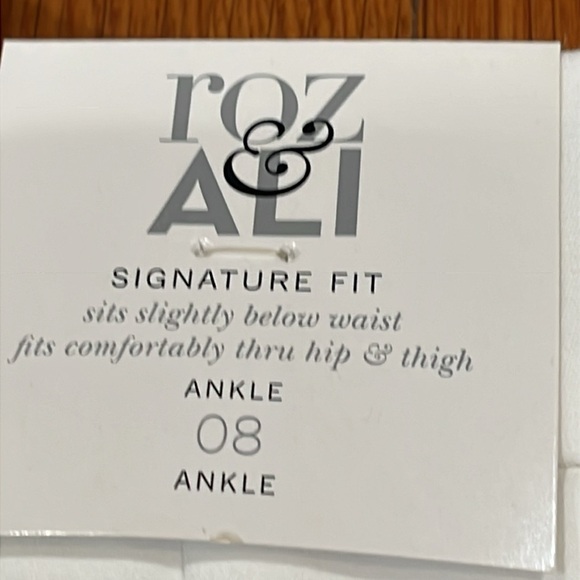 ROZ & ALI  beautiful Royal Blue Ankle  pant Size 8 zipper design side bottom leg - Picture 13 of 16